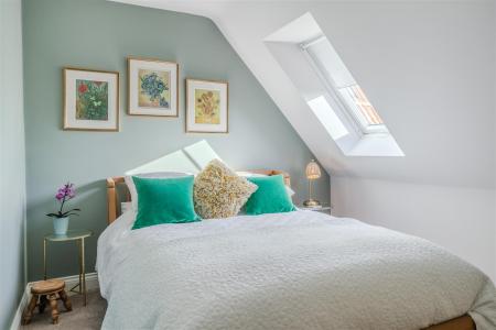 Bedroom 2-2.jpg