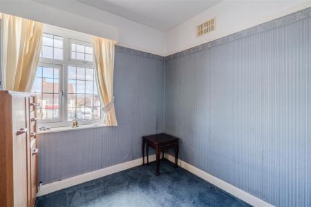 Bedroom 1.jpg