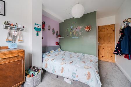 Bedroom 1.jpg