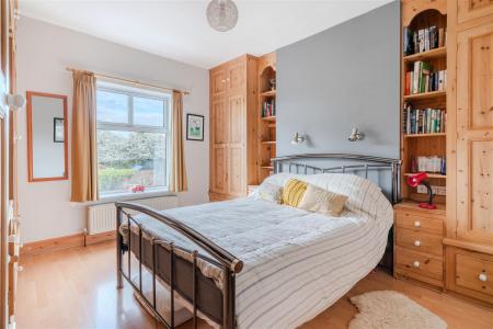 Bedroom 1.jpg