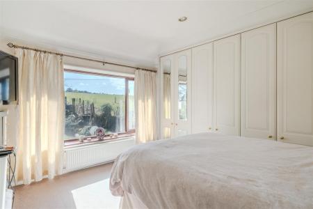 Bedroom 1.jpg