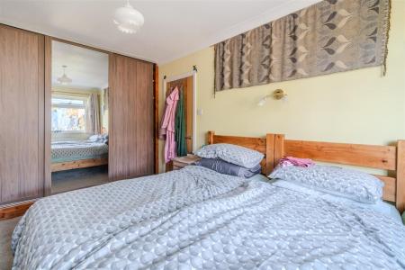 Bedroom 1-2.jpg