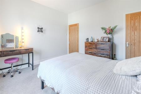 Bedroom 2-2.jpg