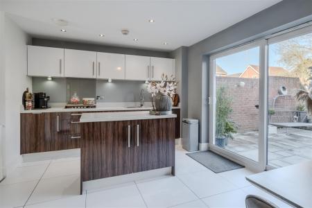 Kitchen-4.jpg