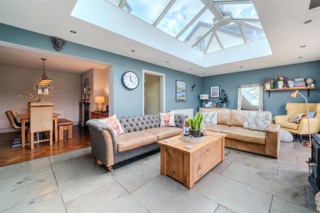 Family Room-5.jpg