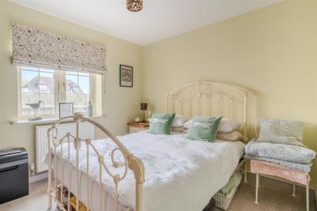 Bedroom 4.jpg