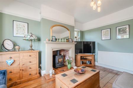 Living Room-7.jpg