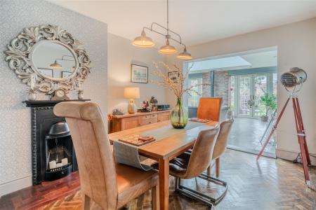 Dining Room-3.jpg