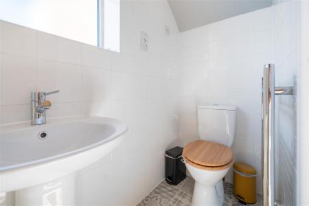 Attic Bedroom-4.jpg