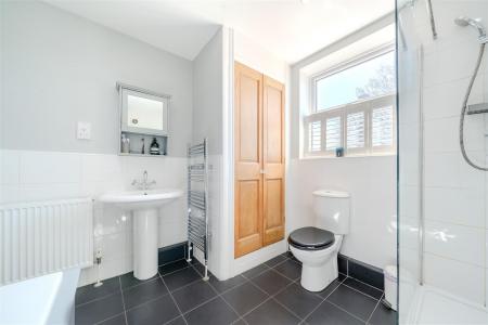 Bathroom-3.jpg