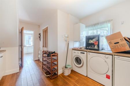 Utility Room-2.jpg