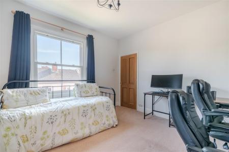 Bedroom 1-2.jpg