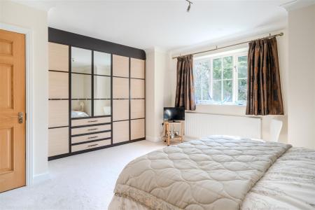 Bedroom 1.jpg