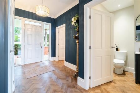 Hallway-3.jpg