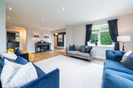 Living Room-4.jpg