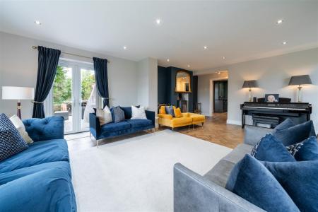 Living Room-5.jpg
