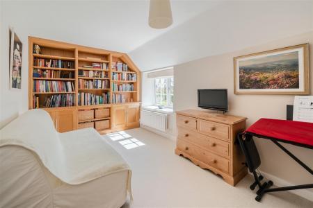 Bedroom 2.jpg