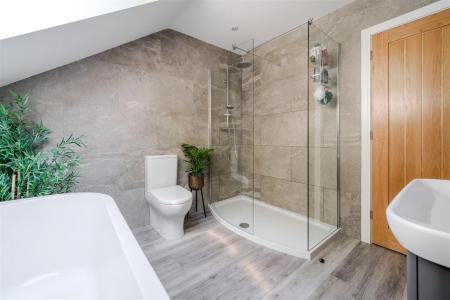Bathroom-3.jpg
