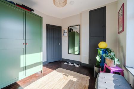 Bedroom2-2.jpg