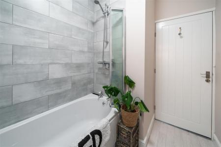 Bathroom-4.jpg