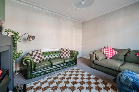 Living Room-4.jpg