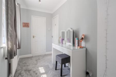 Bedroom1-5.jpg