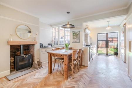 Dining Room-2.jpg