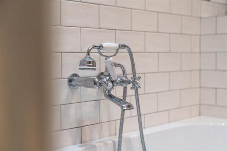 Bathroom-4.jpg