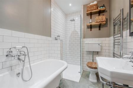 Bathroom.jpg