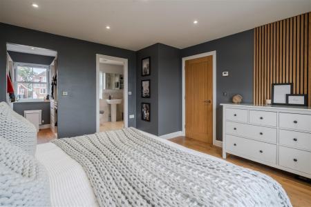 Bedroom1-3.jpg