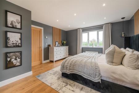Bedroom1-6.jpg