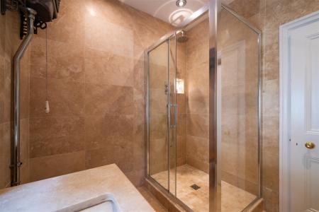 Bathroom 1-2.jpg
