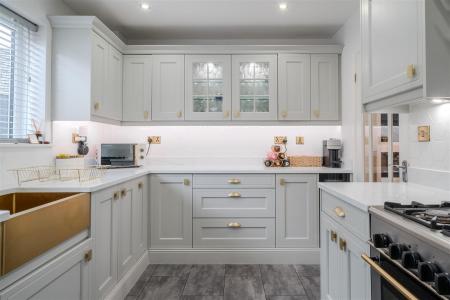 Kitchen-6.jpg