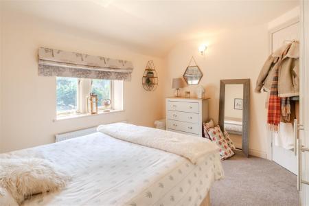 Bedroom1-3.jpg