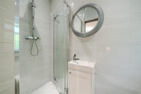 Bedroom2-6.jpg