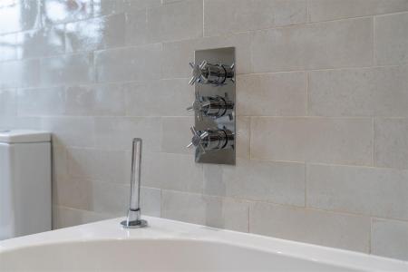 Bathroom-4.jpg