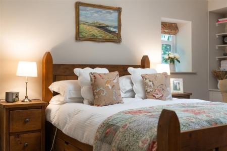 Bedroom2-8.jpg