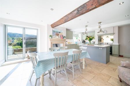 Kitchen-5.jpg