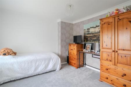 Bedroom2-2.jpg