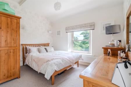 Bedroom1-2.jpg