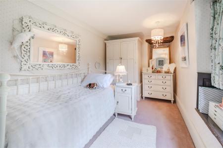 Bedroom4-2.jpg