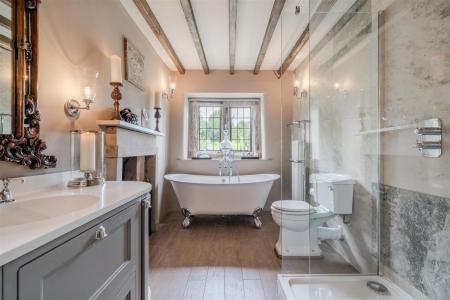 Bathroom-3.jpg
