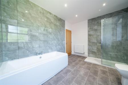Bathroom--2.jpg
