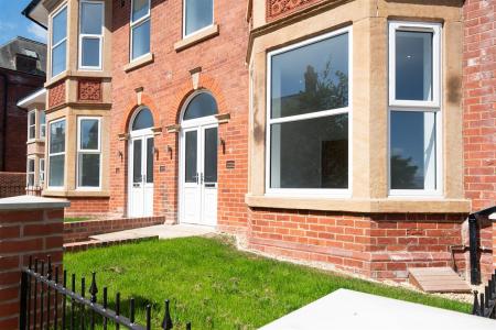 Front-09907.jpg