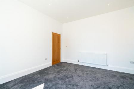 Living Room--3.jpg