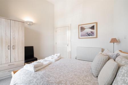 Bedroom2-3.jpg