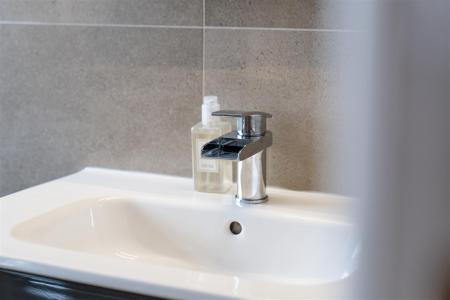 Bathroom-4.jpg