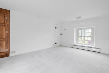 Bedroom1-3.jpg