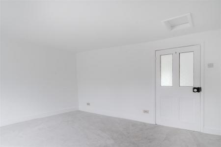 Bedroom2-2.jpg