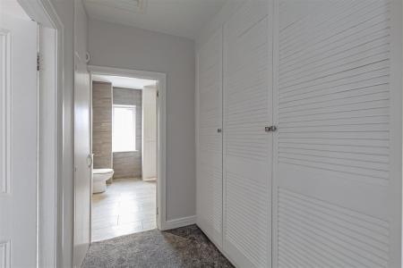 Hallway-1.jpg